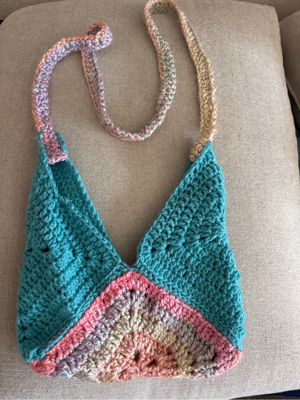 2000’s Handmade crochet granny style shoulder crossbody bag